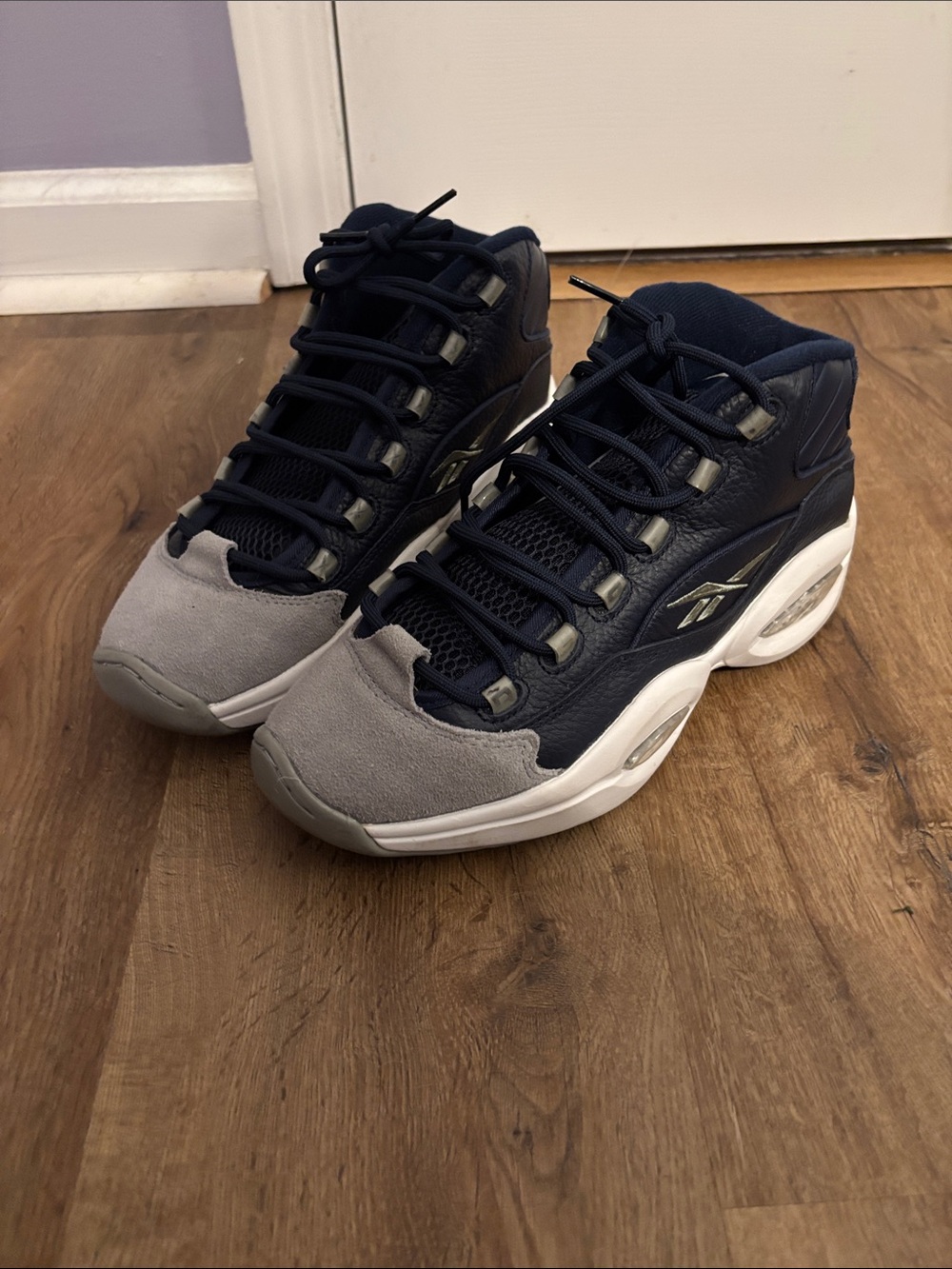 Allen Iverson Reebok Questions Men’s Mid Navy and Gray(GeorgetownSneakers 9.5M